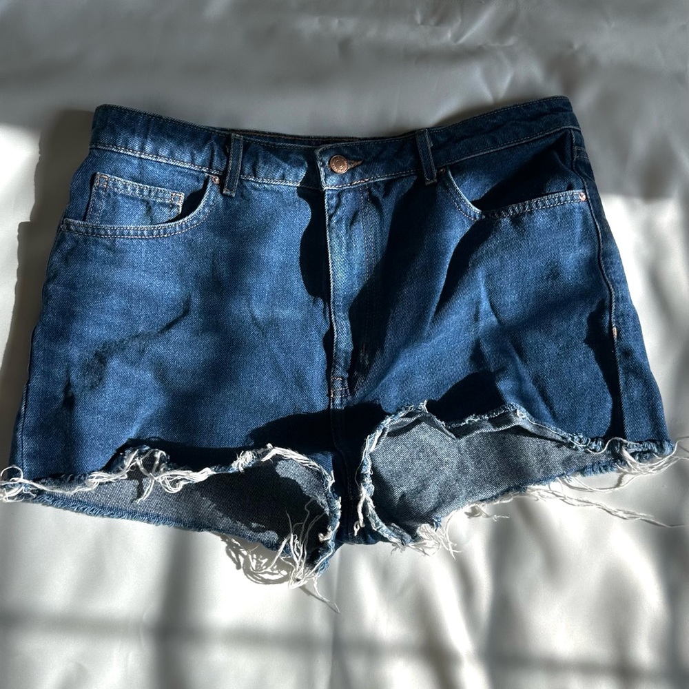 FOREVER 21 Dark Blue Denim Shorts Frayed Hem High Rise Size 30~100% Cotton~Good!